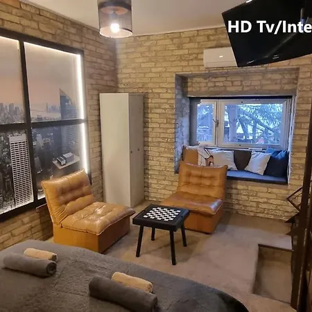 Urban In Old Town Apartment *